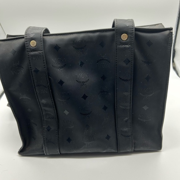 MCM VISETOS shoppers bag small tote. Black in color zipper top - Picture 4 of 12